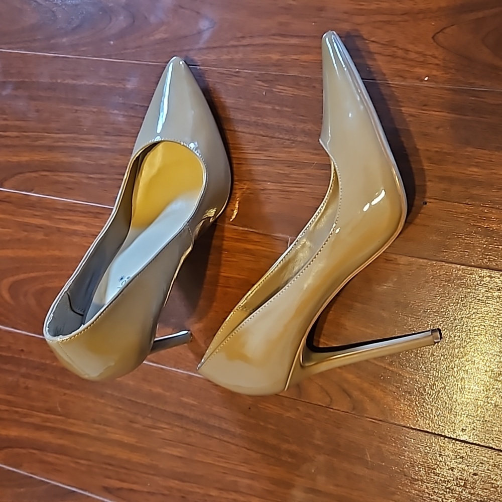 Size 10 shoedazzle pumps